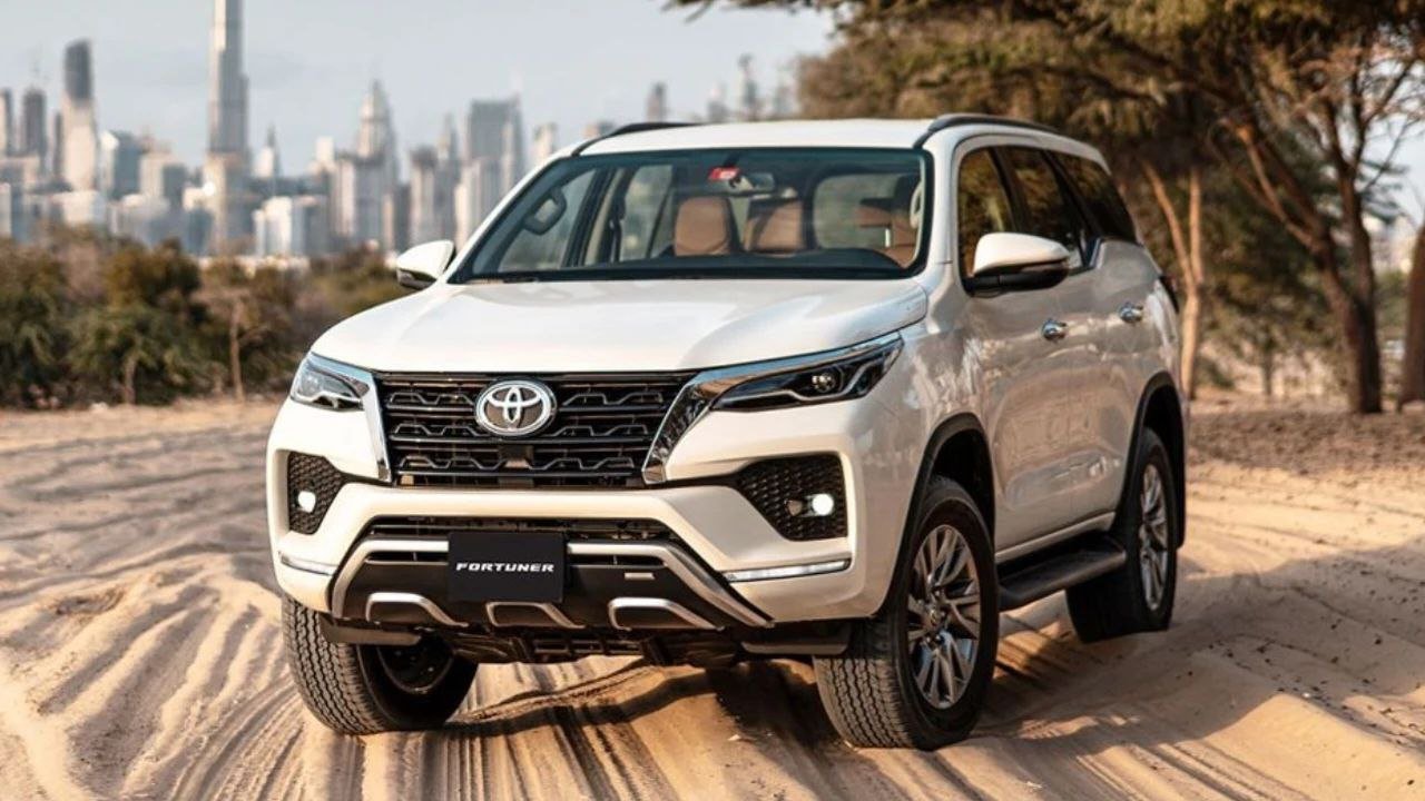 Toyota Fortuner 2026: लग्जरी और पावर का नया जोड़ अब पहले से ज्यादा एडवांस और दमदार